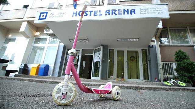 Zagreb o hostelu u kojem živi više od 100 ljudi: 'Nalog za mobilizaciju i dalje je na snazi'