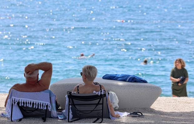 Split: Kupači na novoj plaži Žnjan