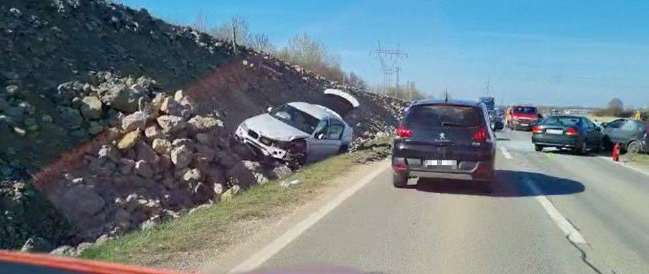 VIDEO Sudarila se tri vozila kod Lekenika, ima ozlijeđenih: 'Bile su dvije hitne, auto je gorio...'
