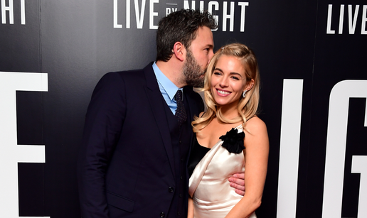 Sienna Miller o snimanju 18+ scena s Affleckom: 'Trajalo je devet sati, tresla sam se...'