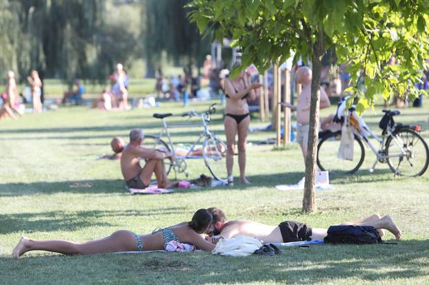 Karlovac: Osvjezenje na rijeci Korani