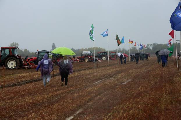 Velika Gorica: Održano jubilarno 20. državno natjecanje u oranju