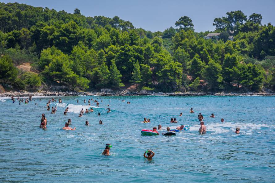 Lumbarda: Pjesčana plaža Pržina na južnoj strani Korčule 