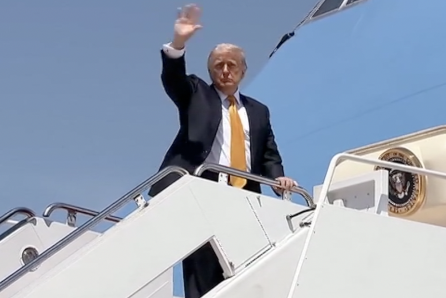 Trump odlazi u Kinu usred rata s Iranom