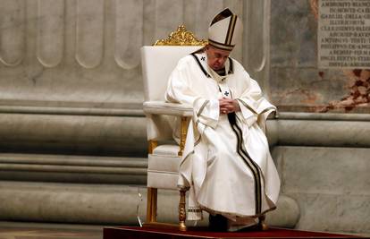 Papa Franjo održao vazmeno bdjenje u praznoj bazilici