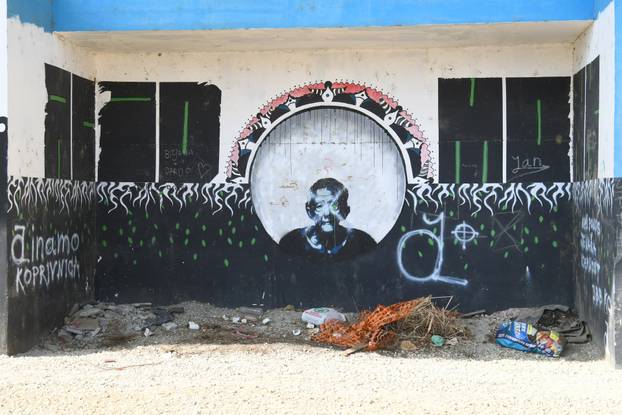 Bjelovar: Murali na pročelju sportske dvorane Srednje škole