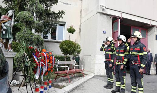 FOTO JVP Šibenik ususret Svetog Florijana položili vijence za sve stradale vatrogasce