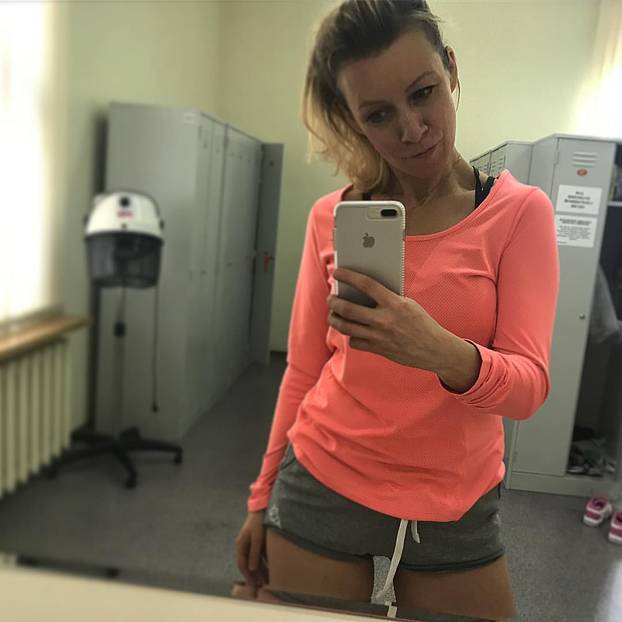 FOTO Zaharova bocnula Srbiju: 'Svjesni su rizika...';  Fotografije s njene svadbe 'zapalile' mreže