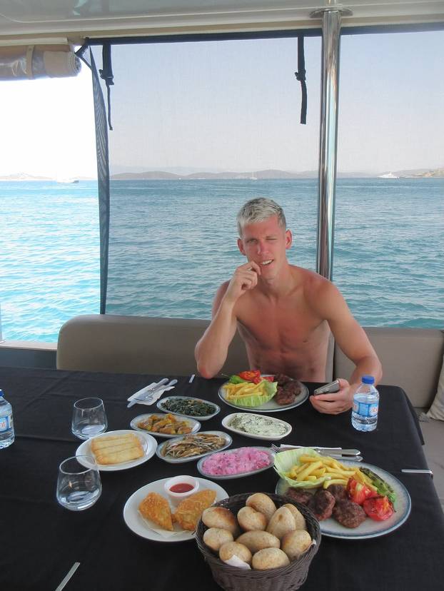 Bivši dinamovac Dani Olmo slavi svjetsko zlato u neviđenoj raskoši: 'Kako živiš, Daniele...'