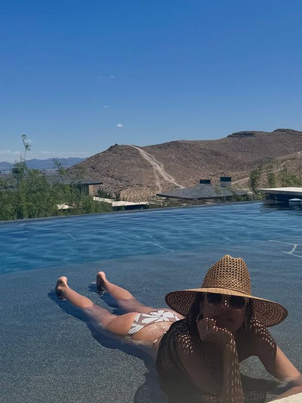 Najbolje tijelo Hollywooda: Jessica Alba kao da ne stari!