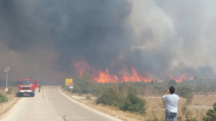 'Obranili smo kuće. Situacija je puno bolja, vjetar je oslabio...'