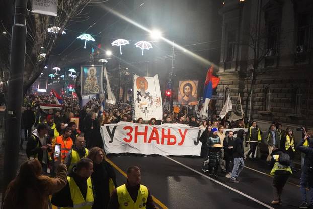 Beograd: Studenti u blokadi organizirali su ispred zgrade Rektorata skup pod nazivom "Znanje je moć"
