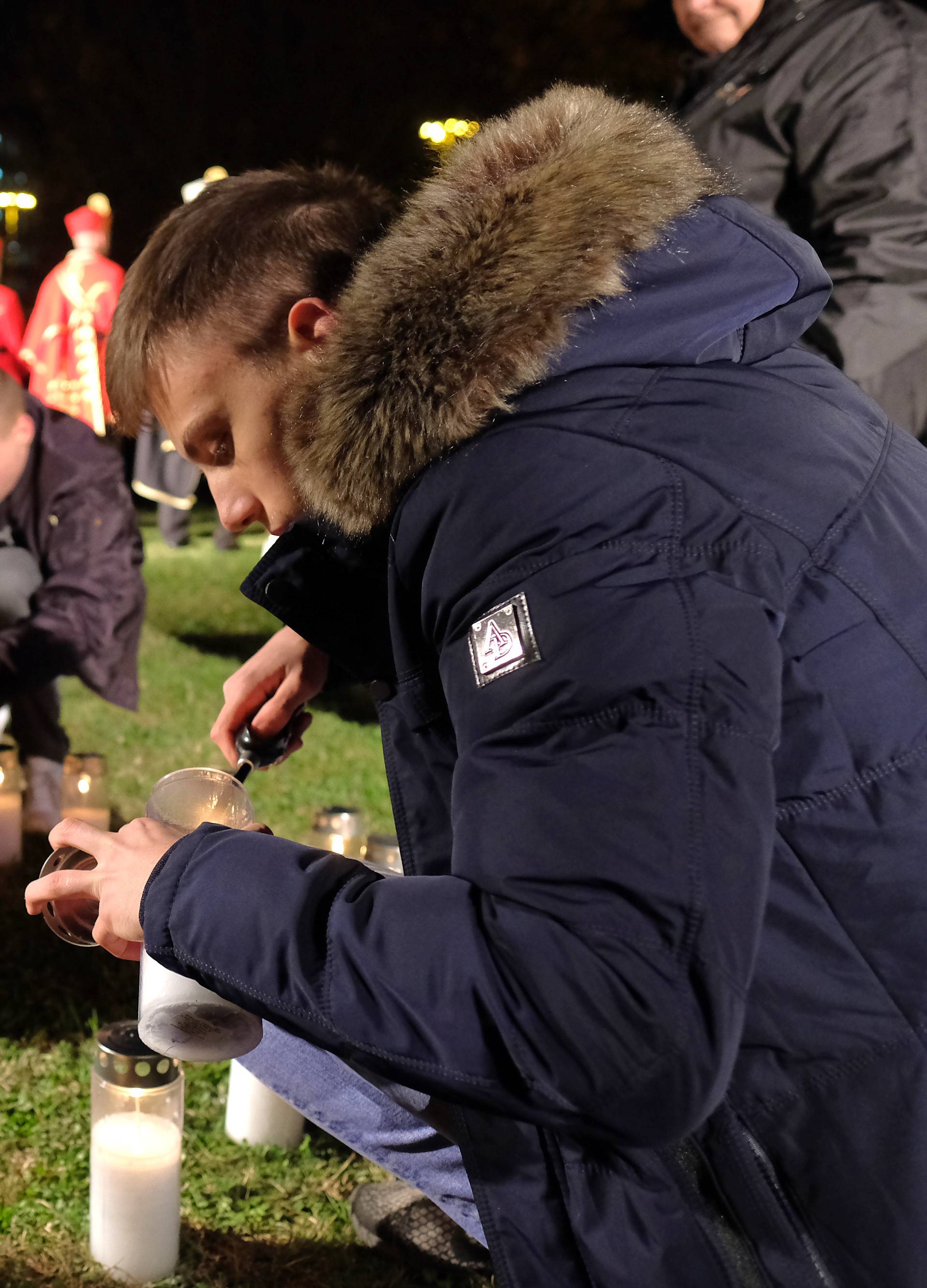 Zagreb: DuÅ¾ Vukovarske upaljene svijeÄe povodom obljetnice pada grada heroja