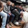 Papa Franjo je zatvorenicima oprao noge na Veliki četvrtak