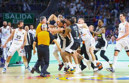 VIDEO Potpuni kaos u Madridu! Prekid utakmice zbog tučnjave košarkaša Partizana i Reala