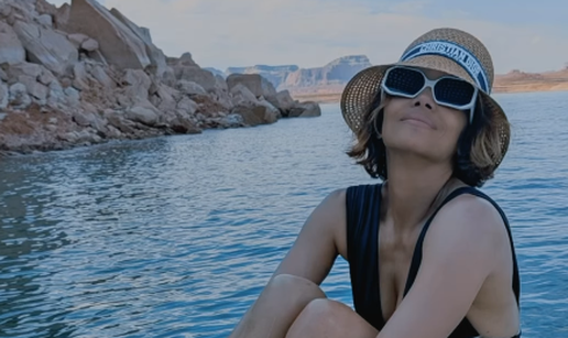 Kakva elegancija! Halle Berry (58) pokazala figuru u kupaćem