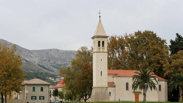 Solin: Izgradnja nove crkve zbog koje se gradi novo parkiralište i devastira park