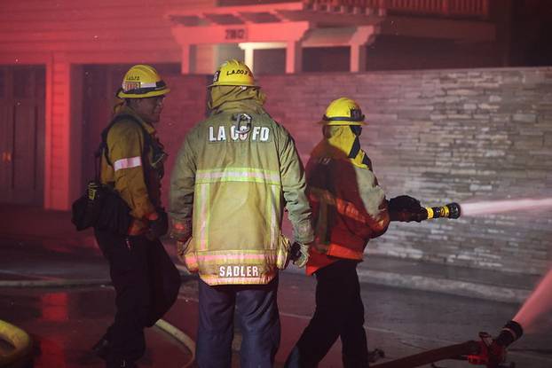 100 FOTOGRAFIJA UŽASA Ovo su vatrogasci snimili u paklu LA-a!