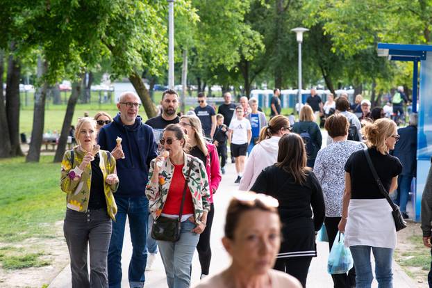 Zagreb: Brojni građani posjetili Floraart na Bundek