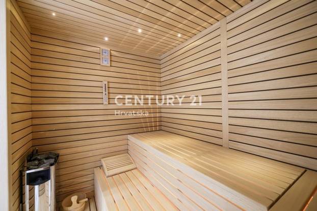 FOTO Vila na Dugom otoku je prvi red do mora i ima bazen! Pogodite za koliko se prodaje