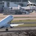 VIDEO Sletjet će, sletjet će, ups, ipak neće: Jak vjetar ljuljao je avion, nagnuo se u jednu stranu