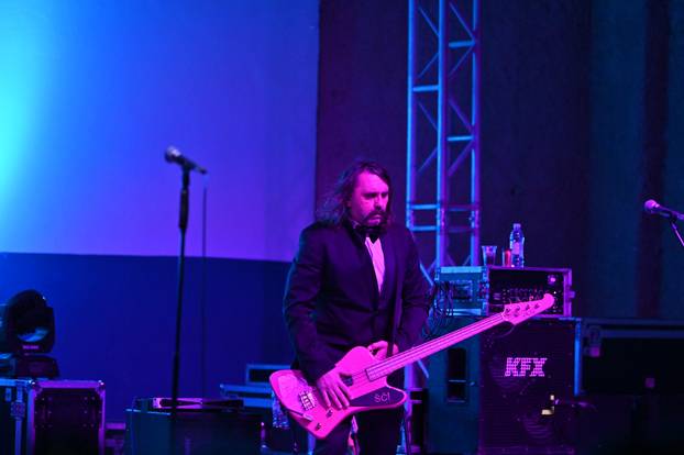 Let3 uz pojačane mjere sigurnosti nastupio u Makarskoj 