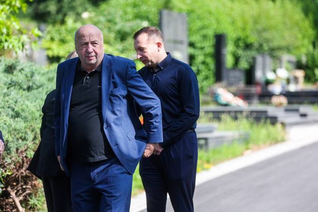 Zagreb: Delegacija Dinama položila vijenac na grob Dražena Petrovi?a povodom obljetnice njegove smrti