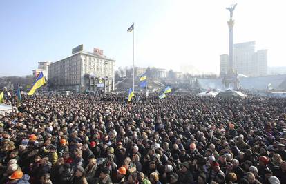 Ako Janukovič ne da ostavku do 10 sati, krenut će u napad