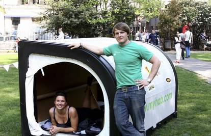 Student izgradio razgradivi šator od papira i plastike
