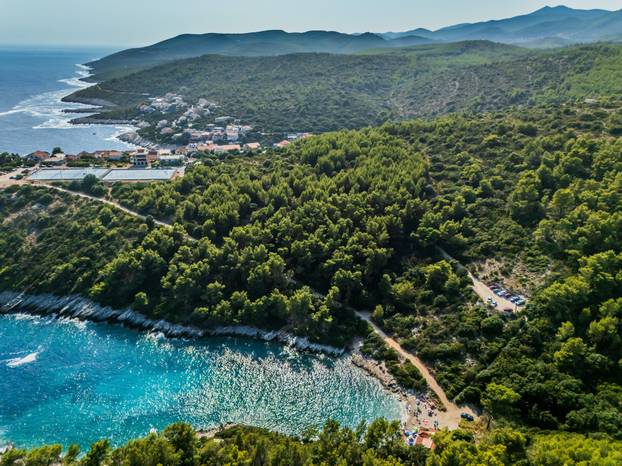 Plaža Žitna, Korčula - Zavalatica snimljena iz zraka 