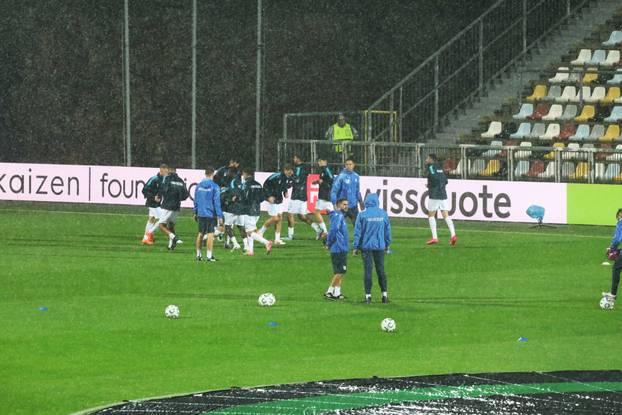 Zagrijavanje nogometaša Rijeke i Sparte Prag uoči početka susreta 2. kola Konferencijske lige