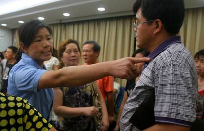 Policija tvrdi: Kinez se 11 puta ubo nožem i prerezao si vrat