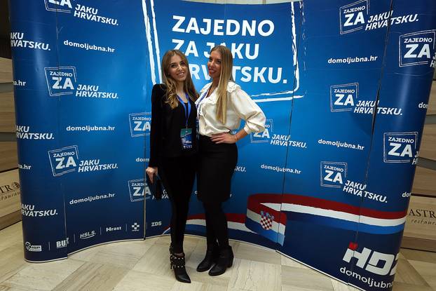 08.11.2015. Zagreb: Slavlje u stožeru Domoljubne koalicije nakon prvih izbornih rezultata