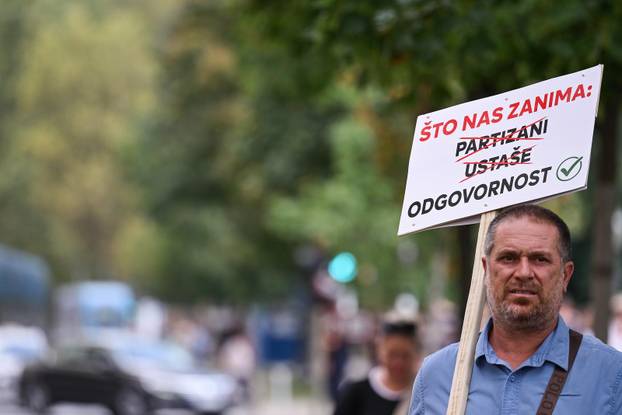 Zagreb: Okupljanje prosvjednika Hodaj za Liku, hodaj za Hrvatsku