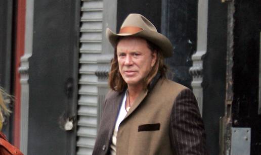 Ne &zcaron;eli raditi za 'si&cacute;u'! Mickey Rourke odbio 100.000 dolara i cijeli niz poslovnih ponuda...