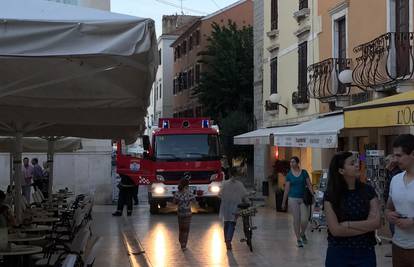 Vatrogasci uplašili turiste u Zadru, a gorjelo samo smeće
