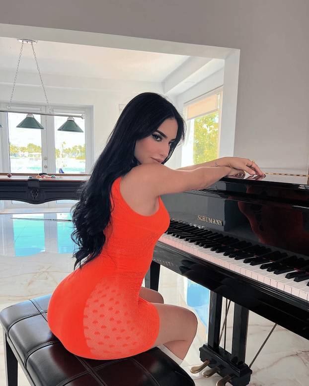 FOTO Ona je popularnija i od Georgine Rodriguez! Mreže 'gore' zbog ove ljepotice...