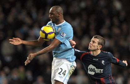 Patrick Vieira završio karijeru: Ostat će u Manchester Cityju