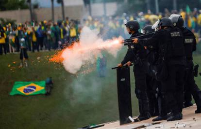 Brazilske vlasti love odgovorne za pokušaj puča, traže uhićenje Bolsonarova bliskog saveznika