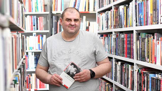 Knjižničar Domagoj: 'Knjiga o Poiroitu bila je čudna i debela. Otvorio sam je i našao 5800 kn'