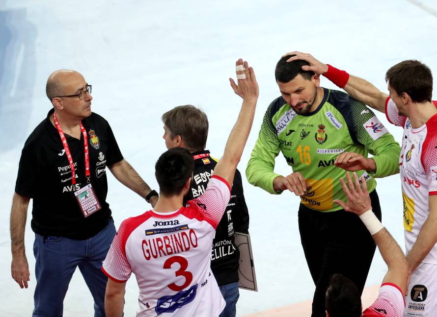 Arpad strašni! Stigao avionom u 14.30 i srušio jake Francuze