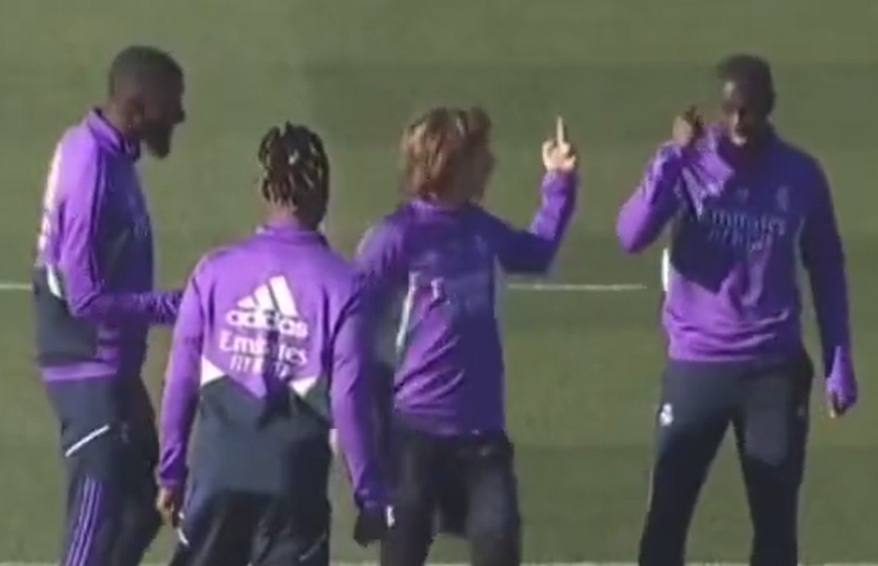 Modrić je suigraču pokazao srednji prst na treningu Reala