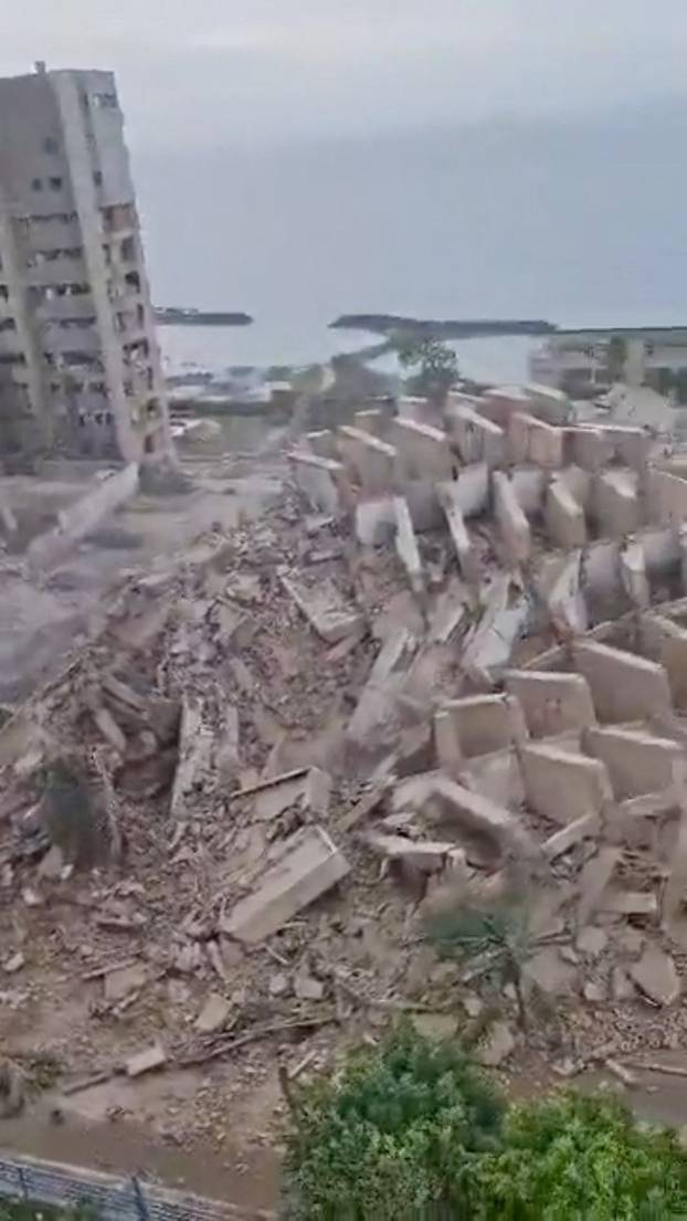 Aftermath of earthquakes, in La Guaira