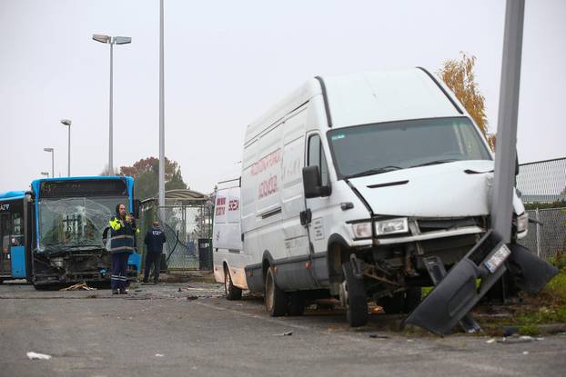 Zagreb: Prometna nesreća ZET-ovog autobusa na Zelenoj tržnici