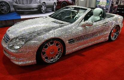Mercedes zabljesnuo sjajem  tisuće dijamanata