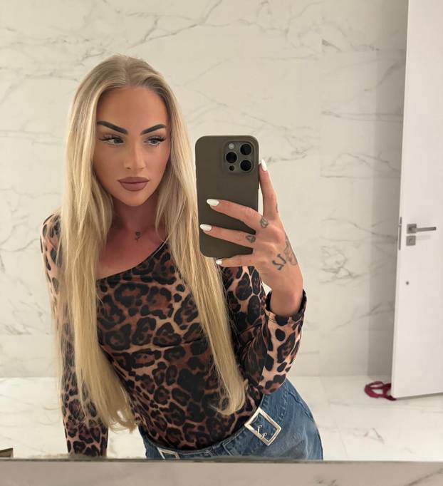 FOTO Slavlje Švicarki pratila je s klupe, a kada je izašla na teren proslaviti - gledali su samo nju