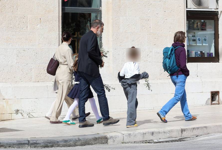 Svi su gledali u nju! Slaven Bilić poveo kćer u rijetki izlazak...