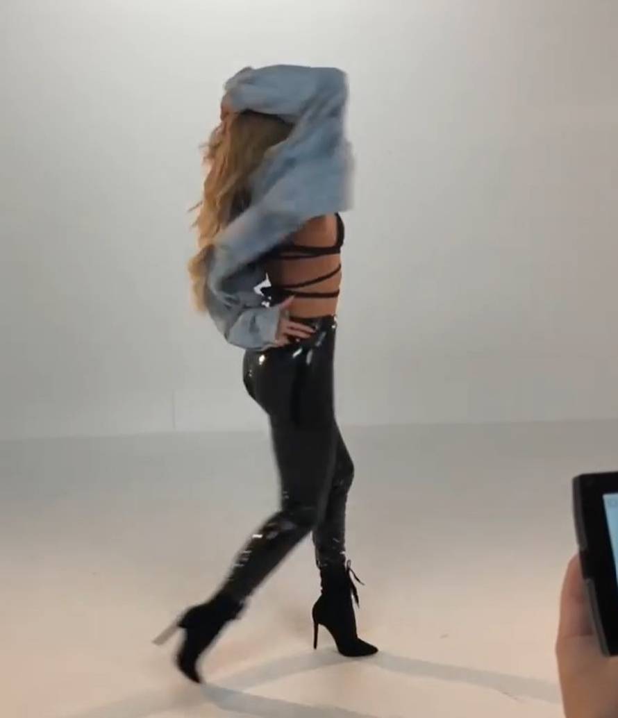 Nezgoda: Tini Walme puknule uske kožne hlače na snimanju