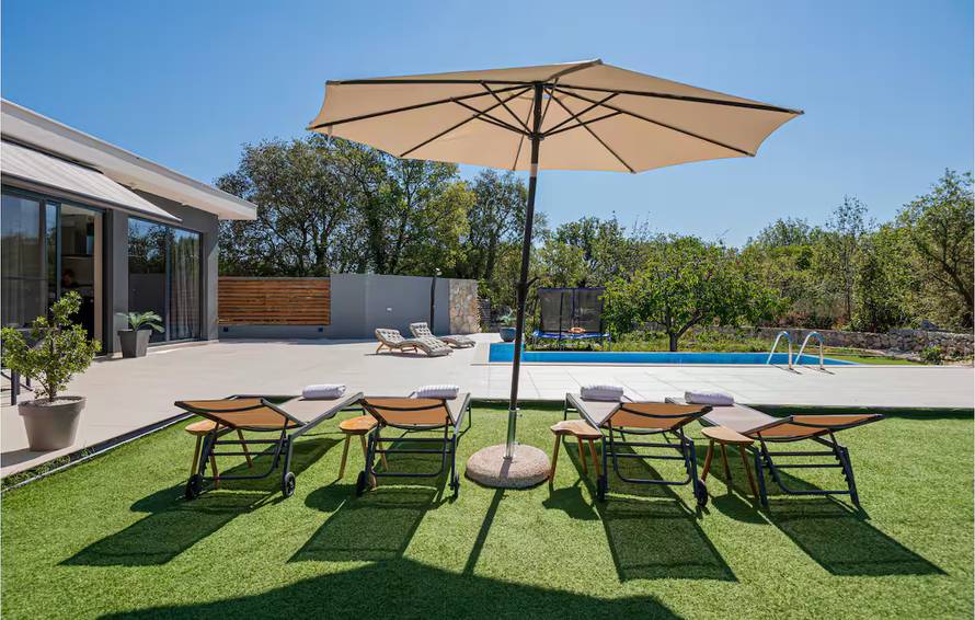 Neslužbeno doznajemo: Službenik je u vrijeme davanja dozvole imao obrt za čišćenje