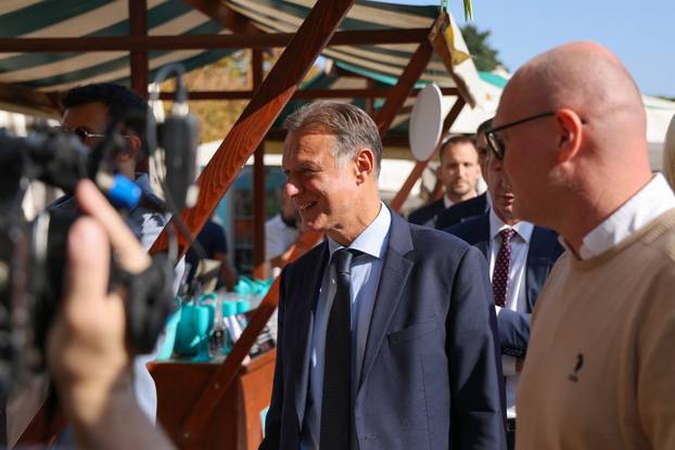 Zadar: Predsjednik Hrvatskog sabora Gordan Jandroković obišao je manifestaciju pod nazivom „Pijat na Pijaci“ 